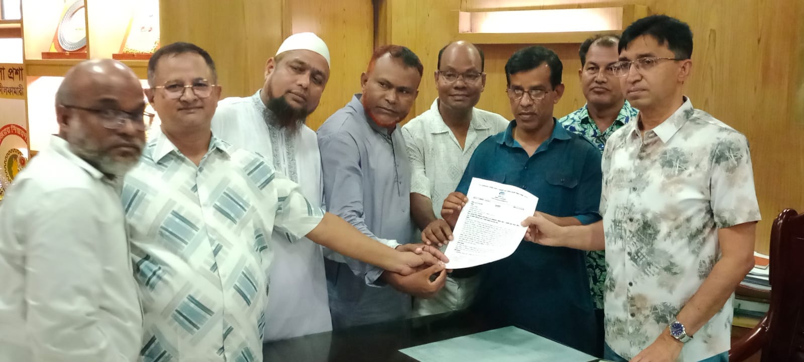 এনটিআরসিএর মৌখিক পরীক্ষার সূচি ঘোষণার দাবিতে নীলফামারীতে স্মারকলিপি